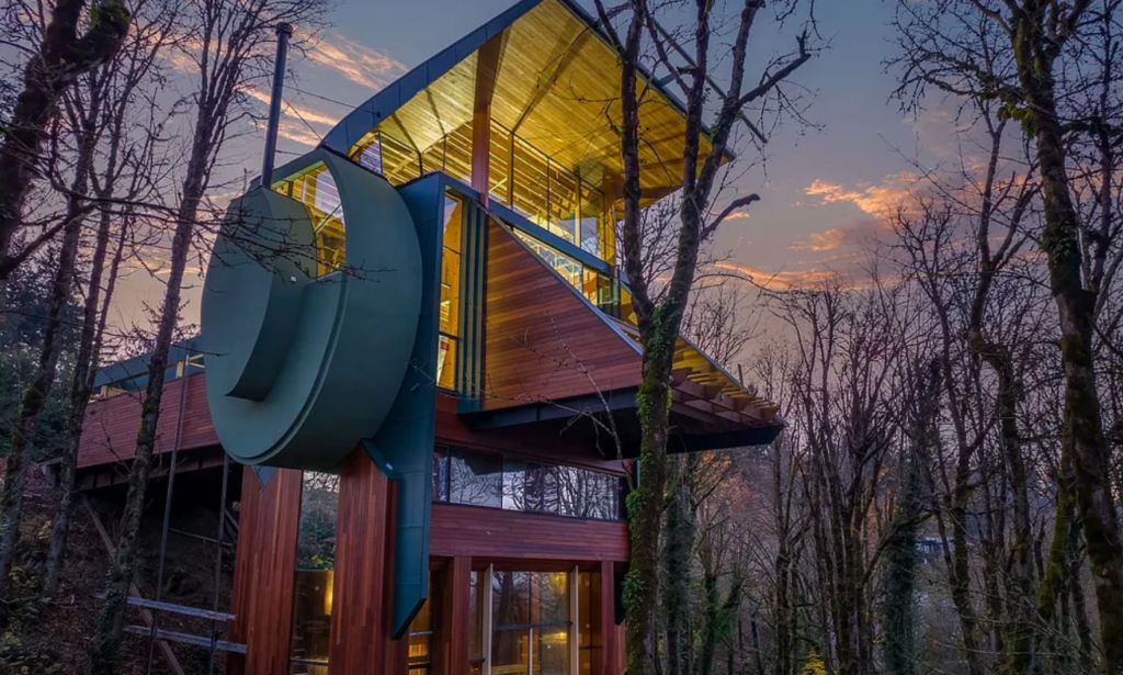 Architecture from Frank Lloyd Wright's apprentice